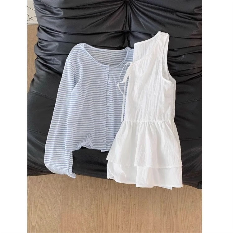 韩系风ootd穿搭夏日绝美套装女2025新款针织开衫白色背心裙两件套