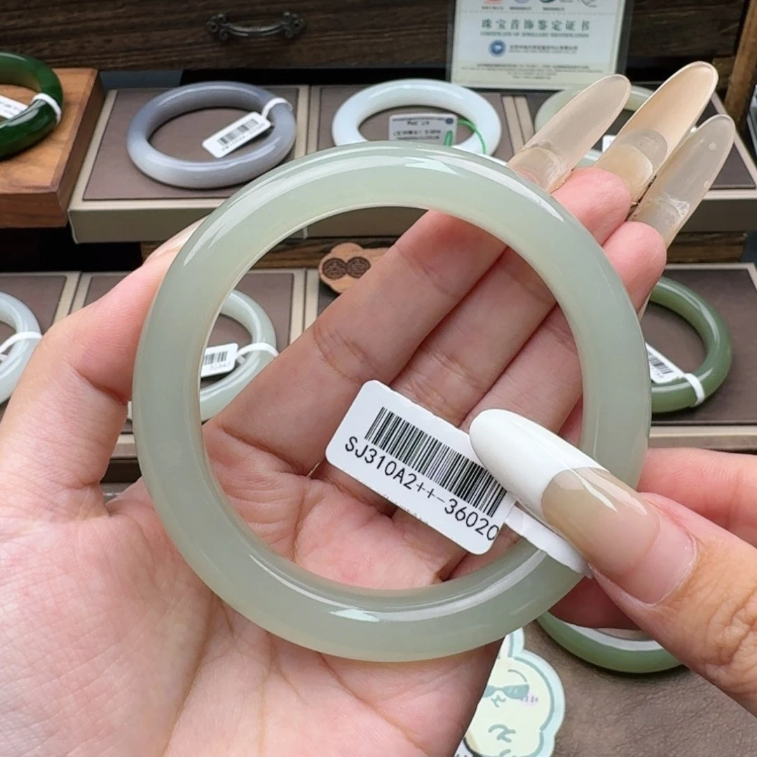 未镶嵌手镯和田玉高冰晴水