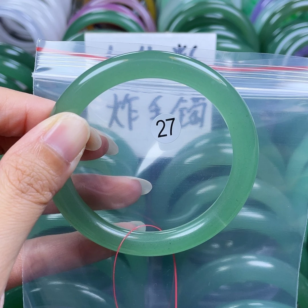 【闪购商品】未镶嵌手镯石英岩玉5556