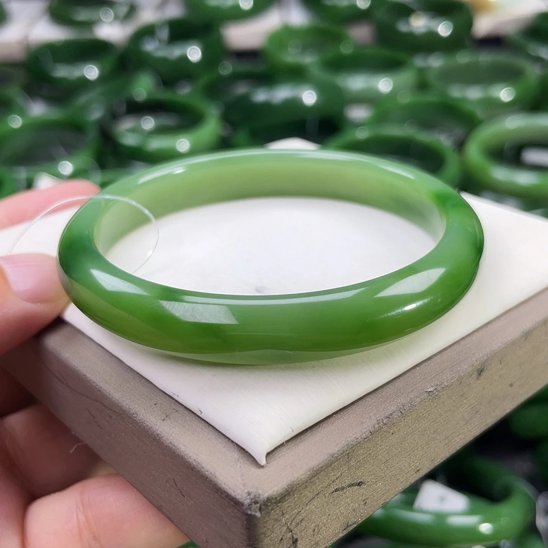 未镶嵌手镯和田玉（碧玉）