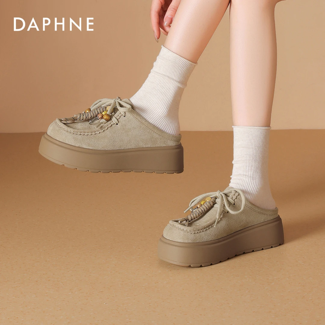 达芙妮网红爆款复古风包头拖鞋女款2025小众百搭串珠英伦风勃肯鞋