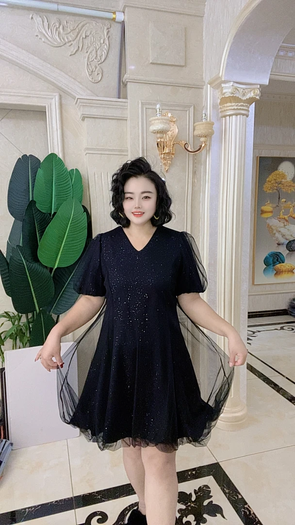 春夏新大码连衣裙V领纱网弹力拼接显瘦时尚星空亮片短袖A字中长款