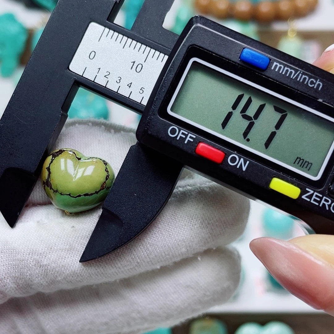 绿松石未镶嵌挂件