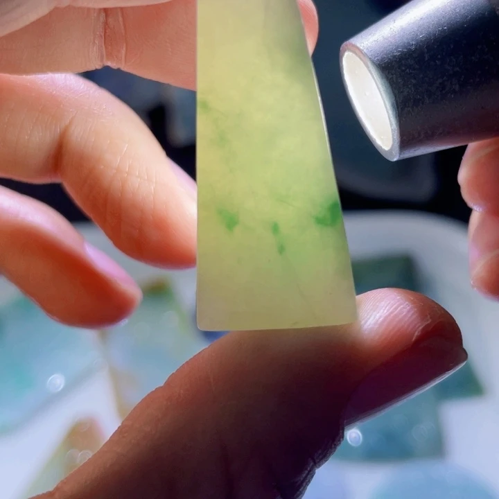 颈饰未镶嵌翡翠天然缅甸翡翠