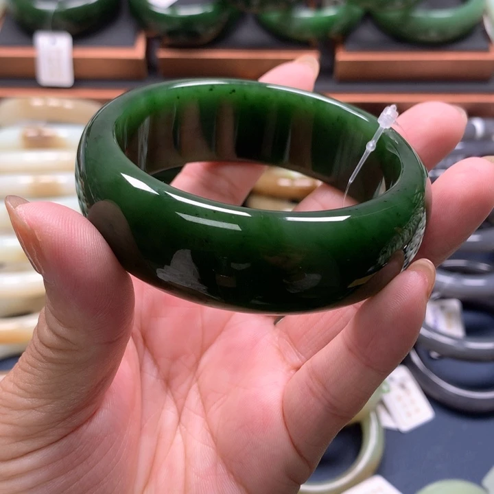【闪购商品】未镶嵌手镯和田玉（碧玉）