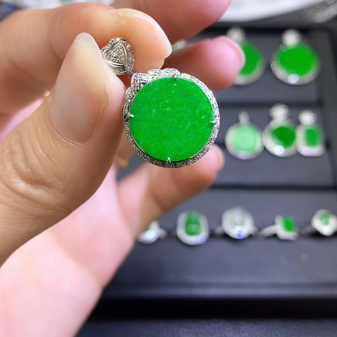 翡翠18K金镶嵌吊坠(不含链)