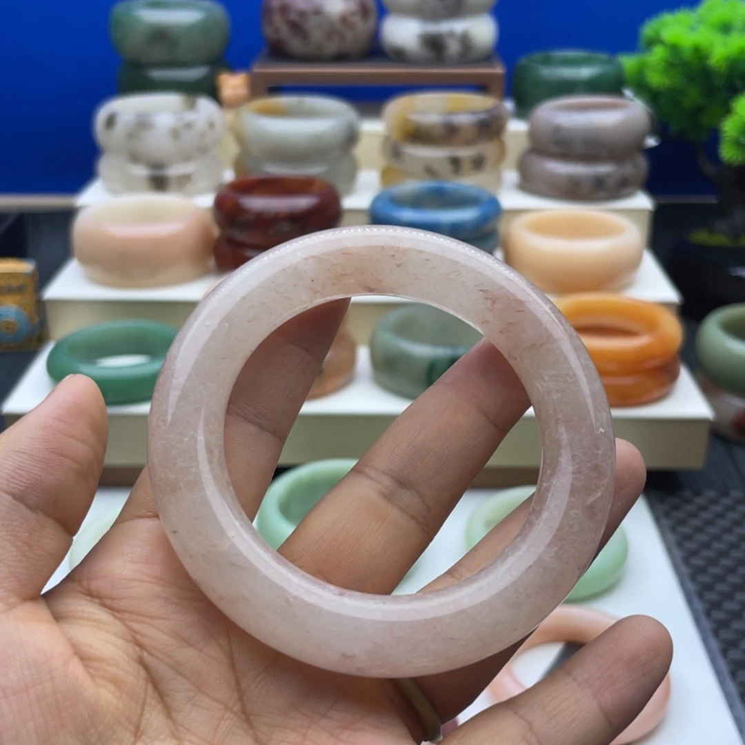 未镶嵌手镯石英质玉
