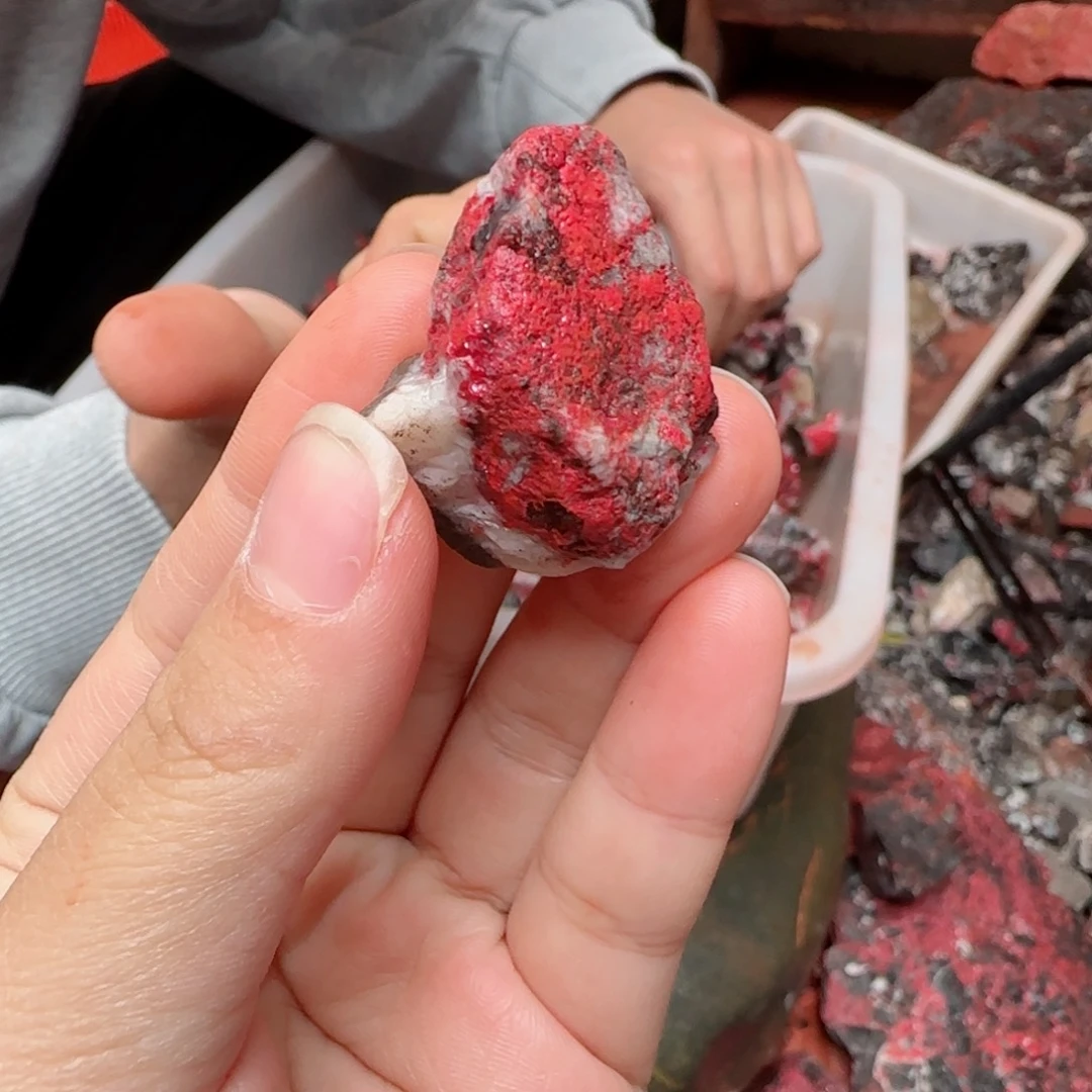 天然辰砂朱砂毛石头5