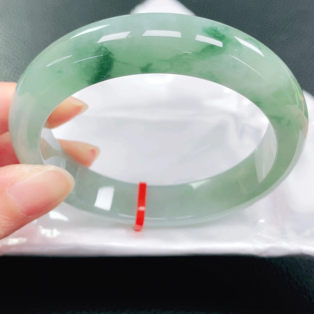 翡翠未镶嵌手镯57圈