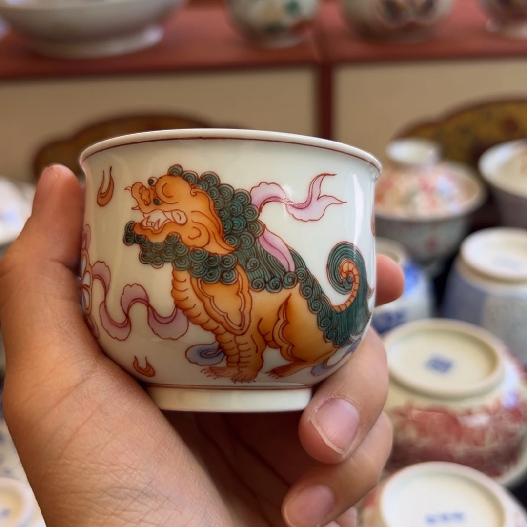 玲珑手绘醒狮绣球