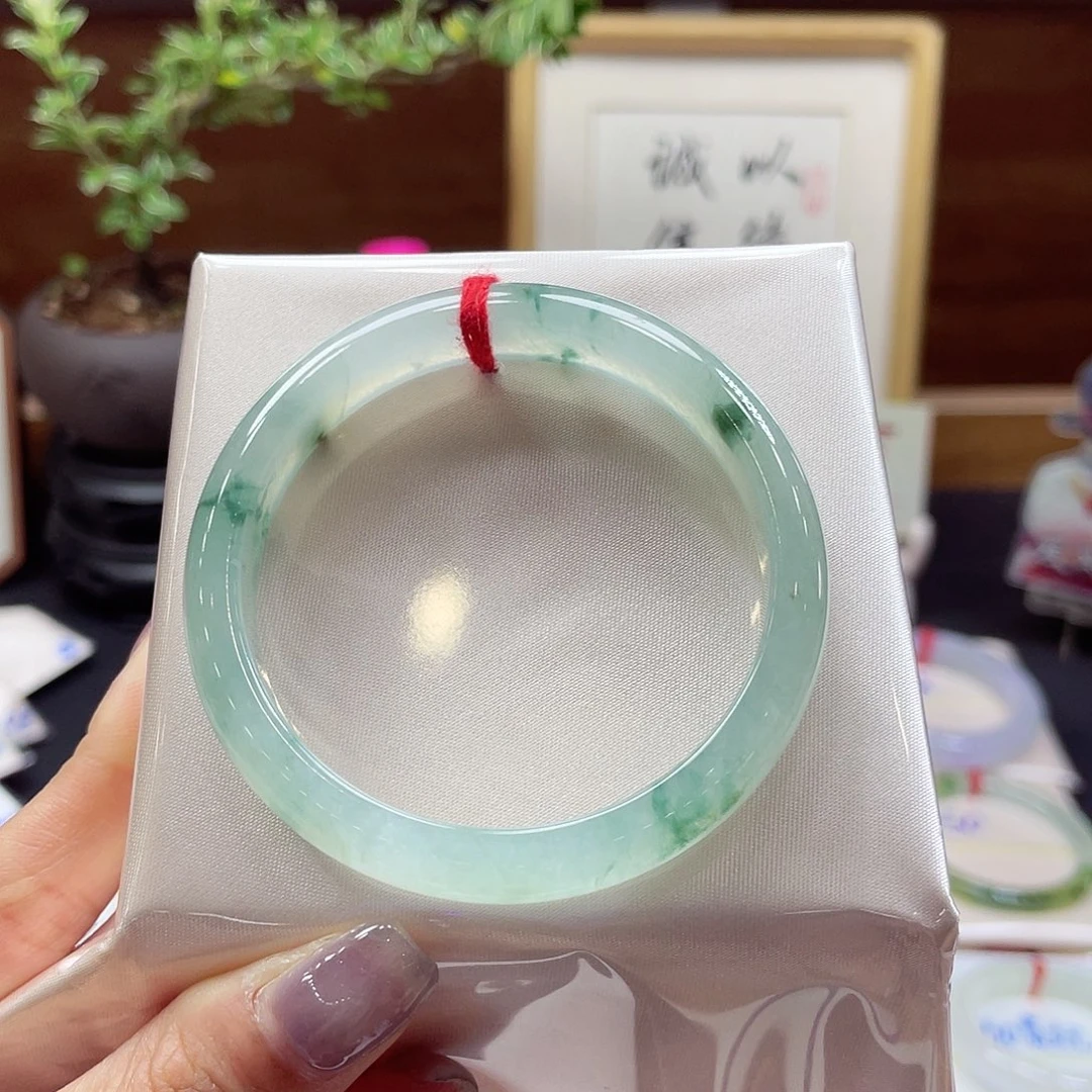 翡翠未镶嵌手镯12 号
