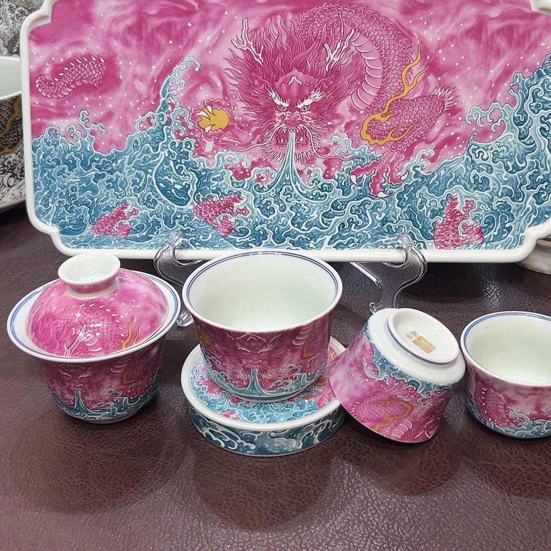 摆件景德镇陶瓷艺术展演区的美术创作和美术