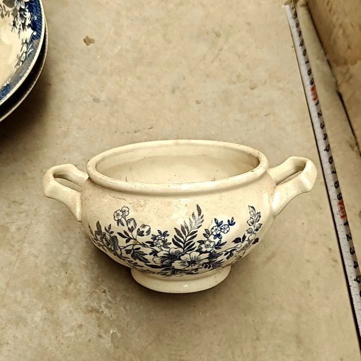 摆件陶瓷盘子碗啥都有