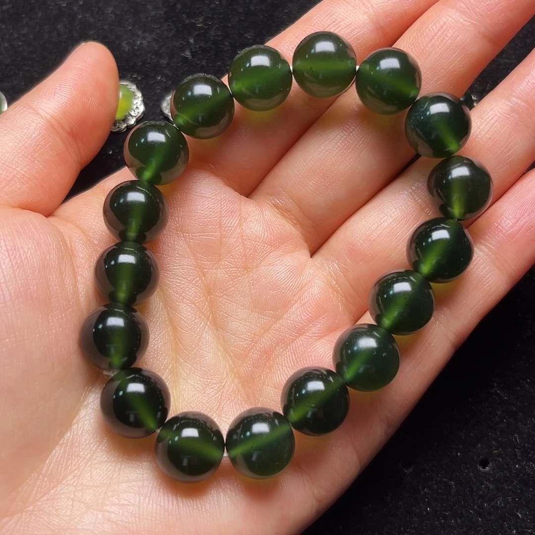 ****人蛇纹石玉未镶嵌颈饰