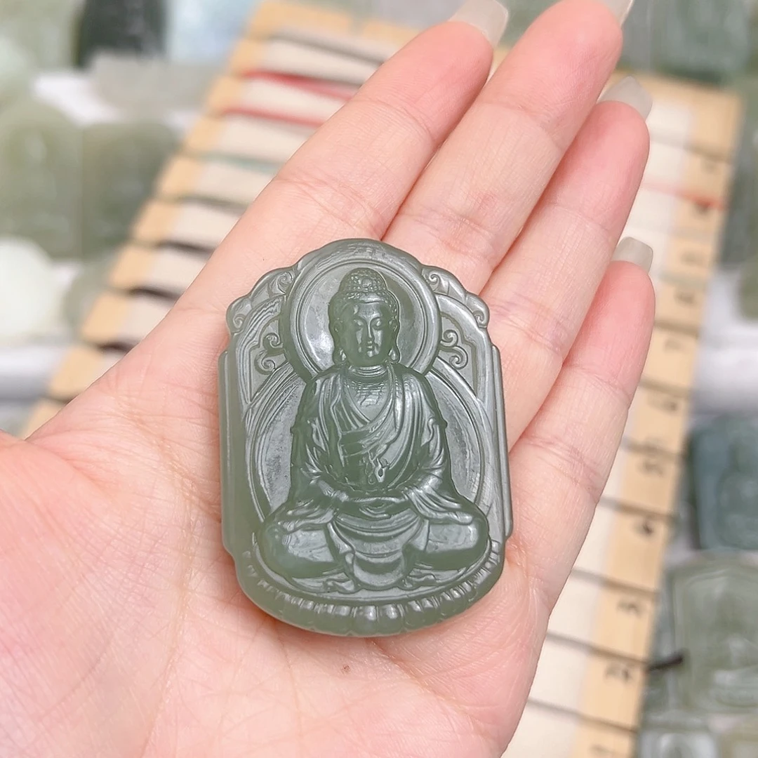 颈饰未镶嵌和田玉八**财