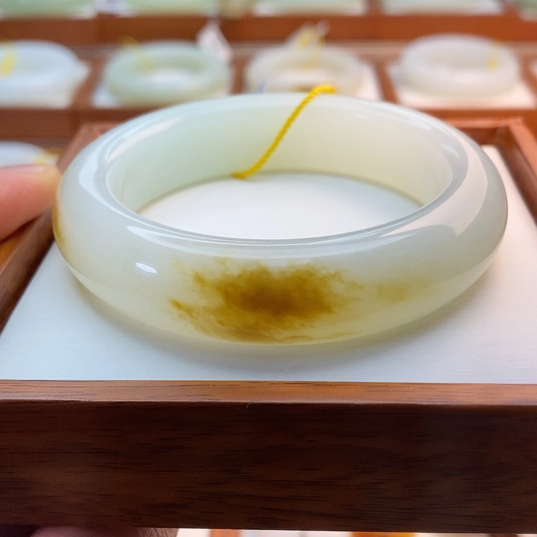 和田玉（糖玉）未镶嵌手链