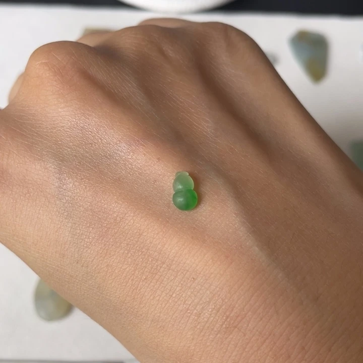 定制翡翠未镶嵌天然翡翠A货葫芦