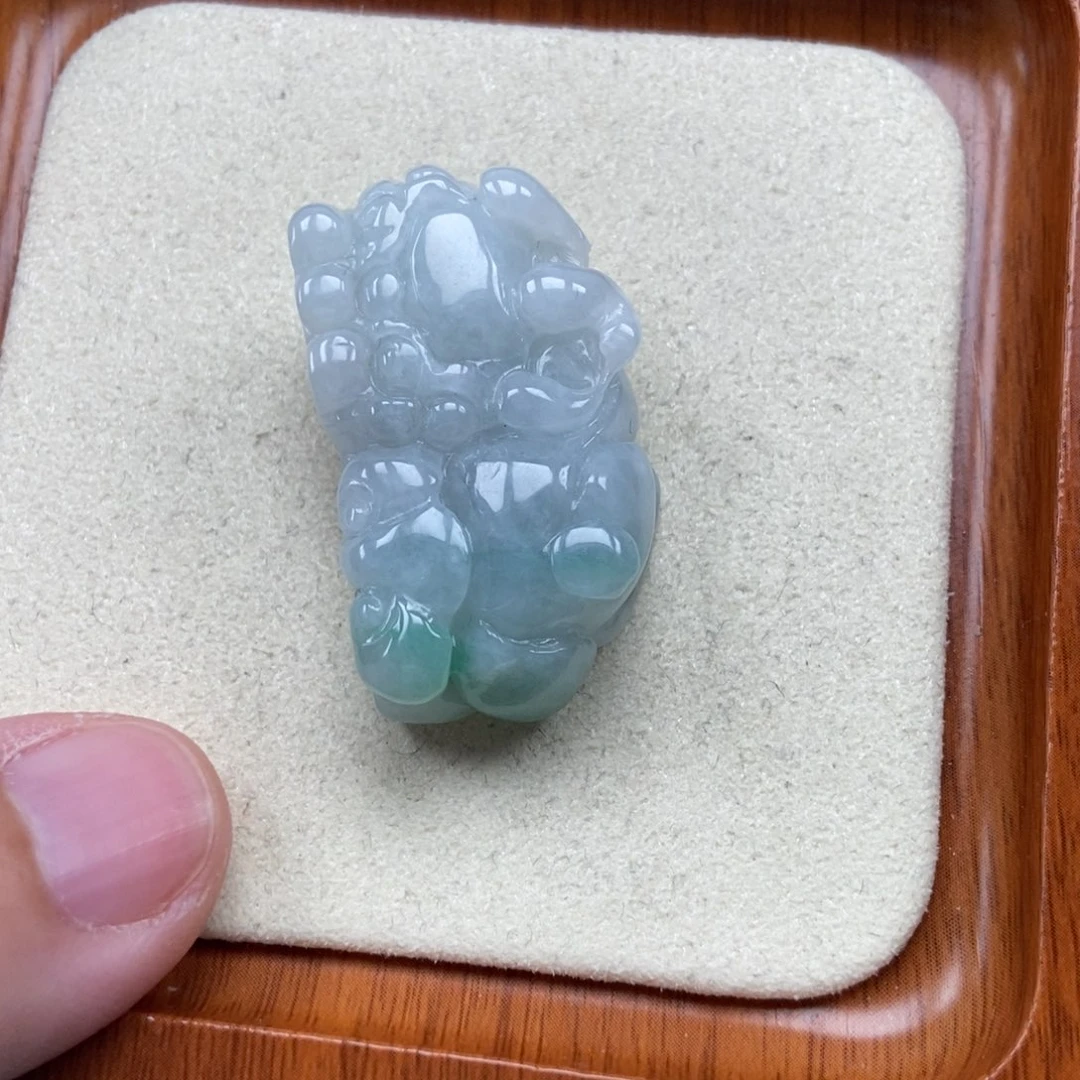 翡翠未镶嵌颈饰霸王貔貅吊坠