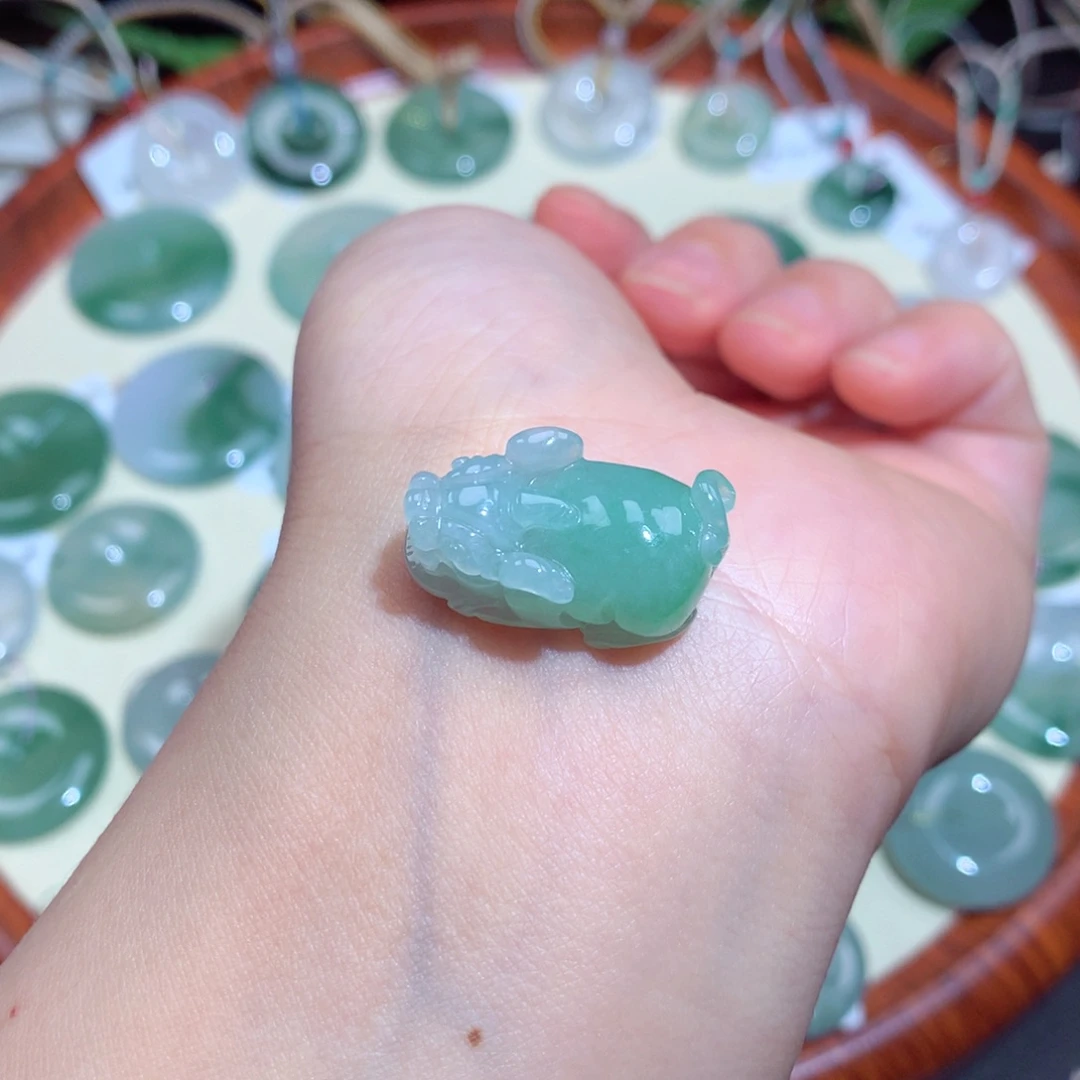 翡翠未镶嵌颈饰翡翠吊坠15