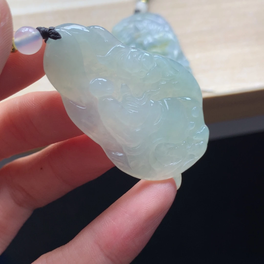 颈饰未镶嵌翡翠吊坠