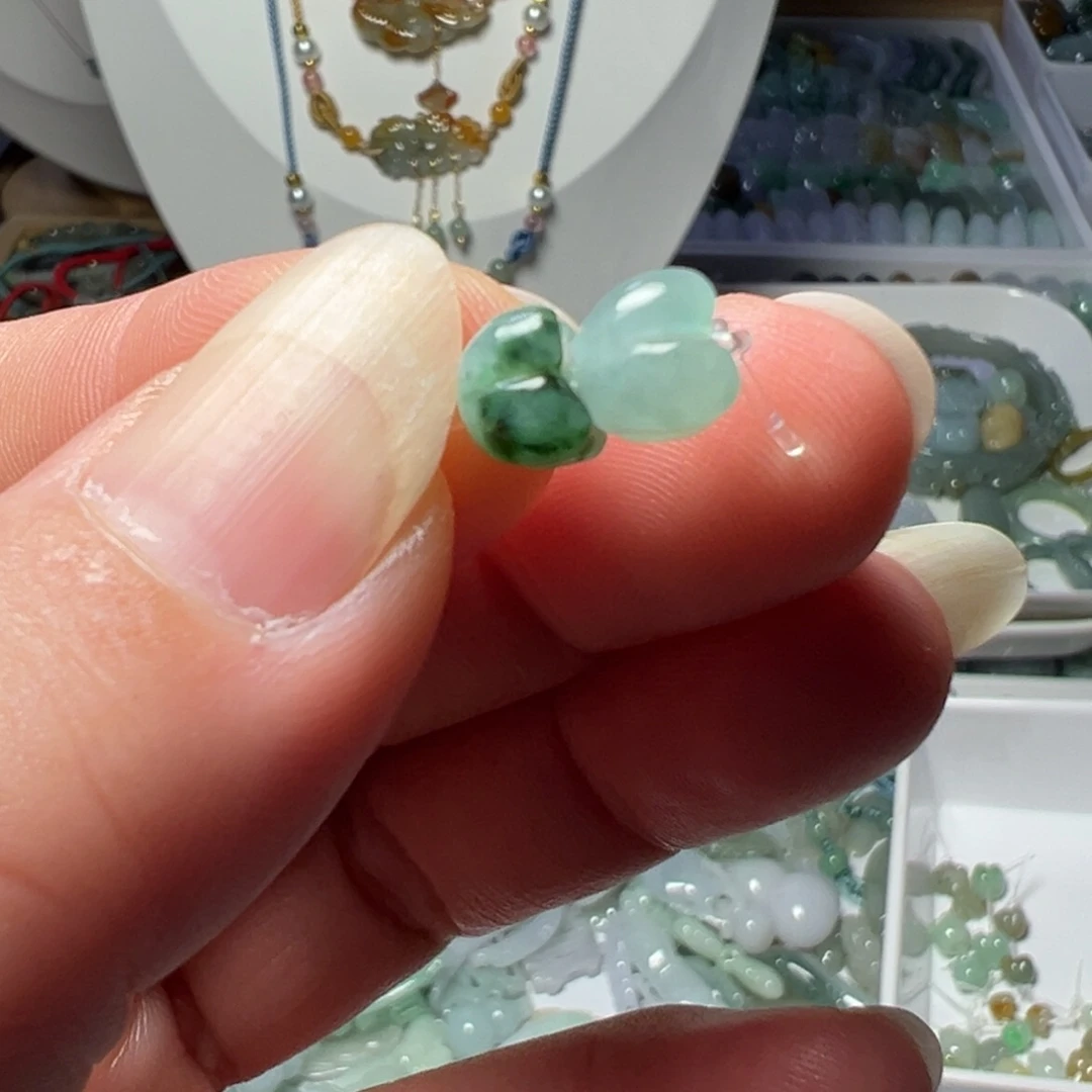 翡翠未镶嵌颈饰桂花两个68.88