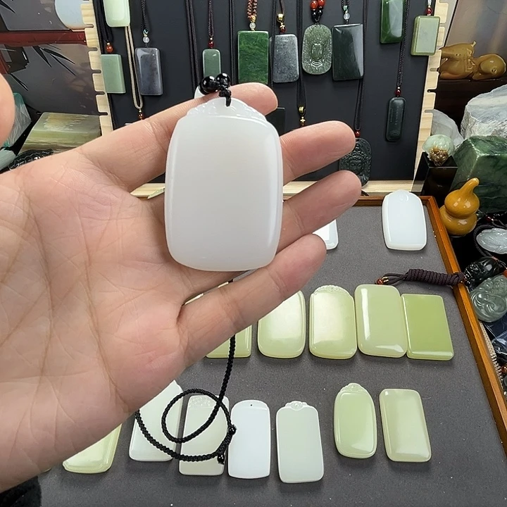 薛***梁四六圆头牌2111111