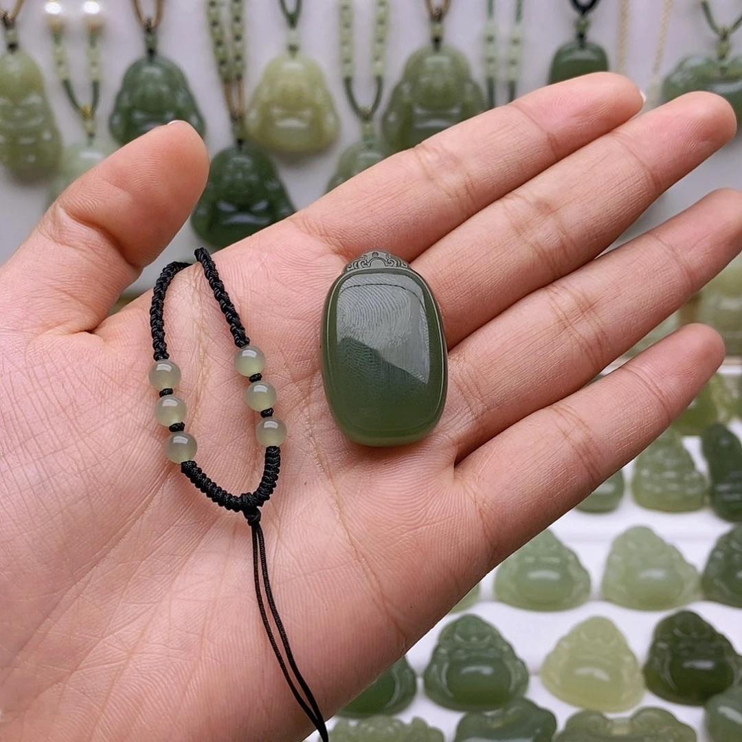 和田玉颈饰未镶嵌