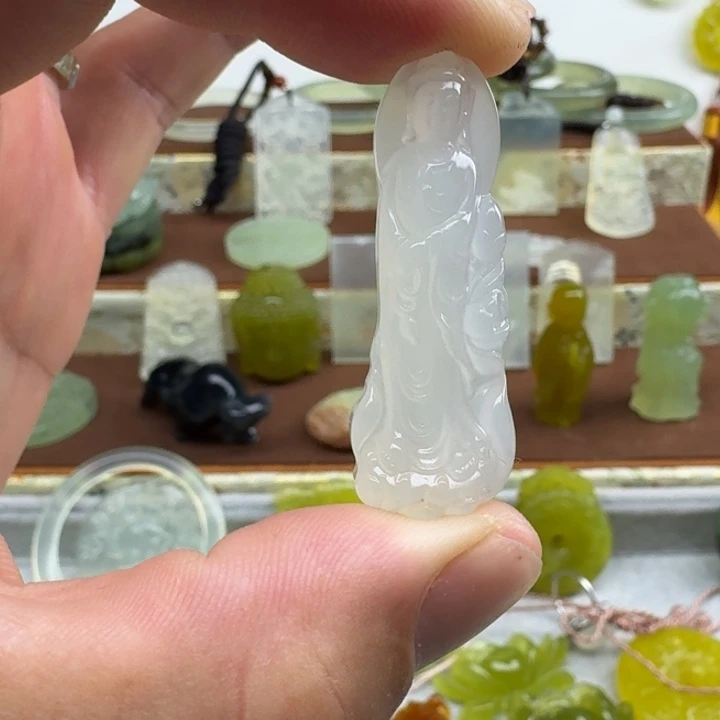 未镶嵌蛇纹石玉颈饰