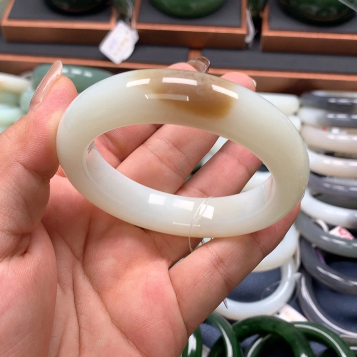 【闪购商品】未镶嵌手镯和田玉