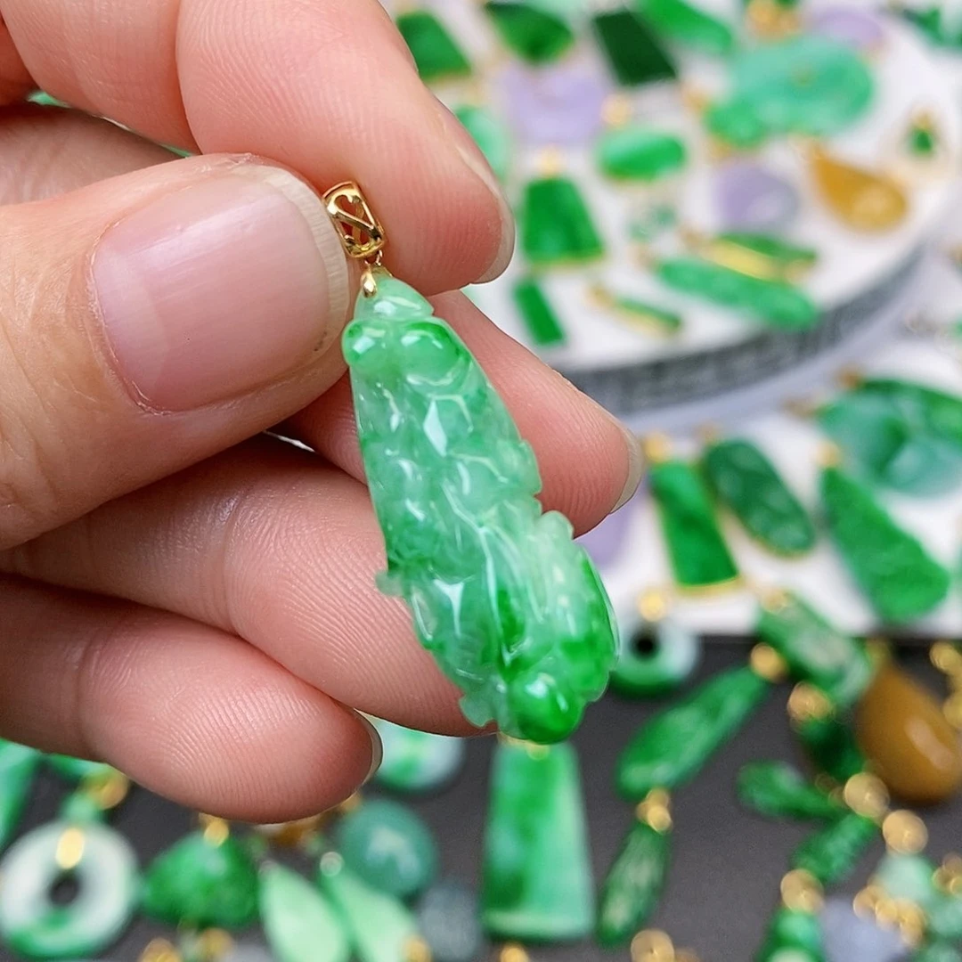 翡翠吊坠(不含链)18K金镶嵌