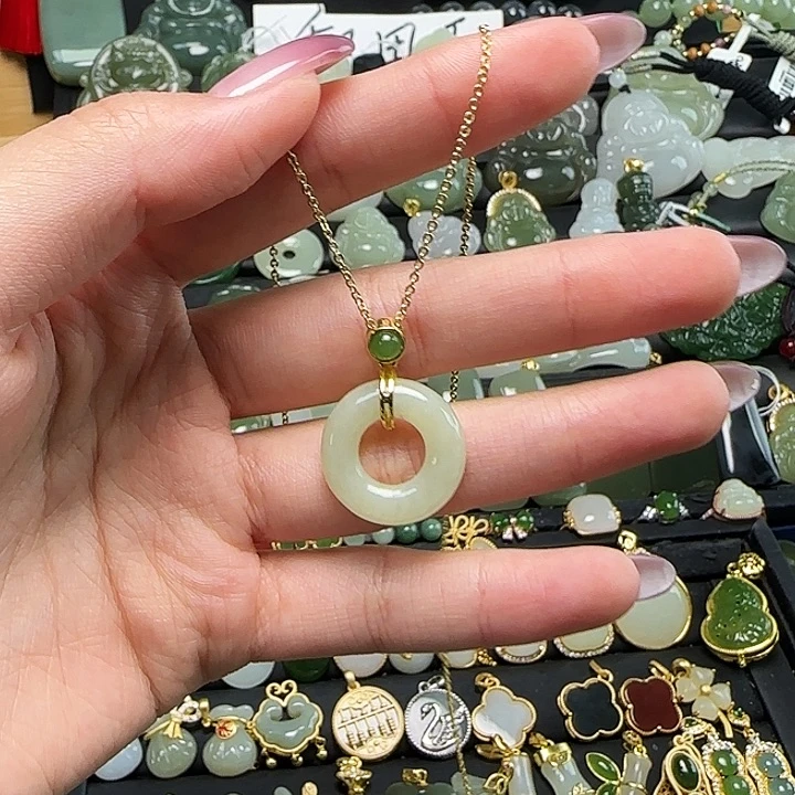 颈饰未镶嵌和田玉送链子送绳