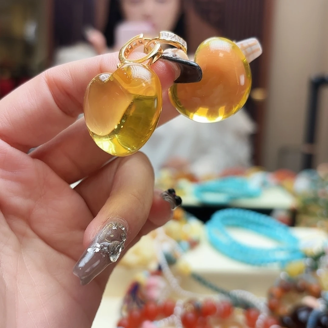 琥珀手镯未镶嵌琥珀