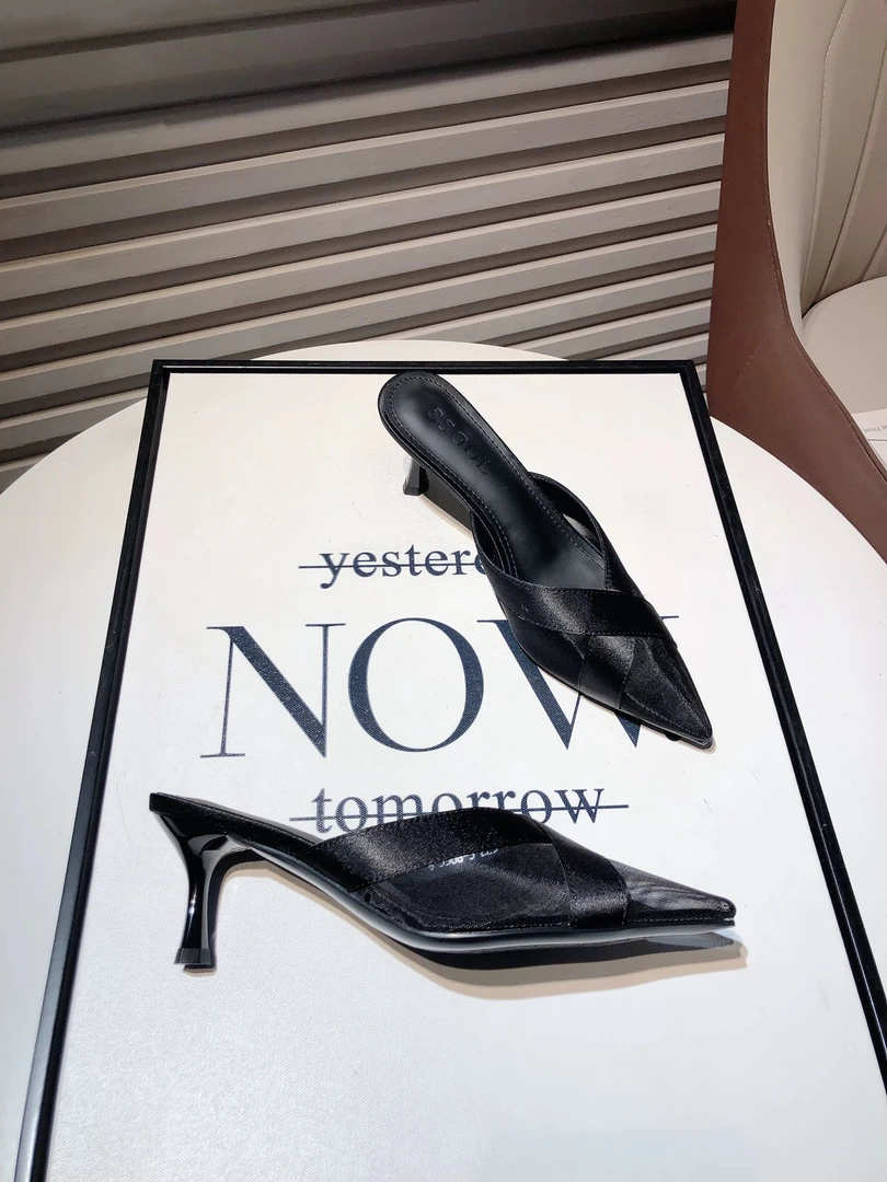 5506-3黑色细跟高跟鞋