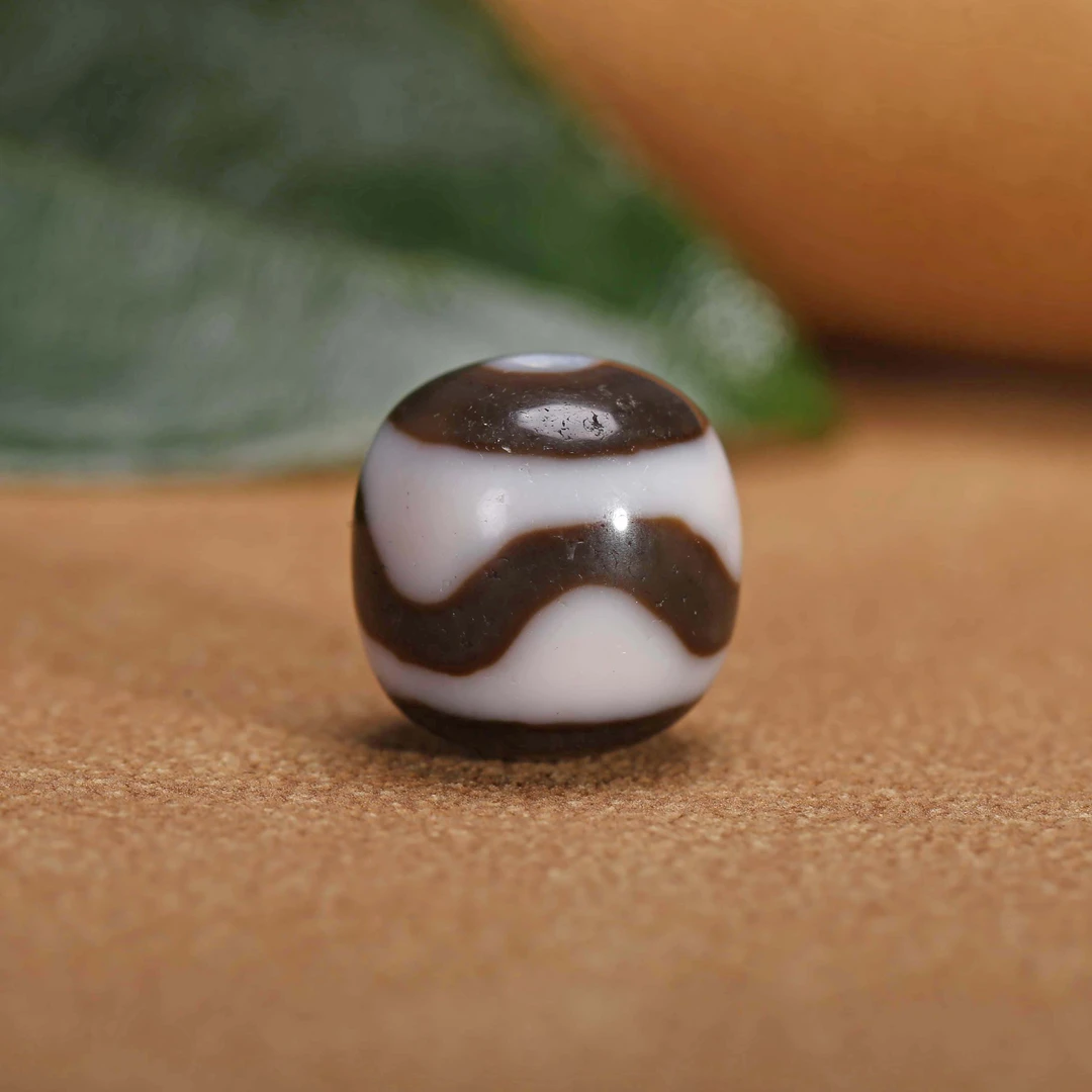 民国 【济文阁】JOY25010329民国 虎牙纹玛瑙勒子