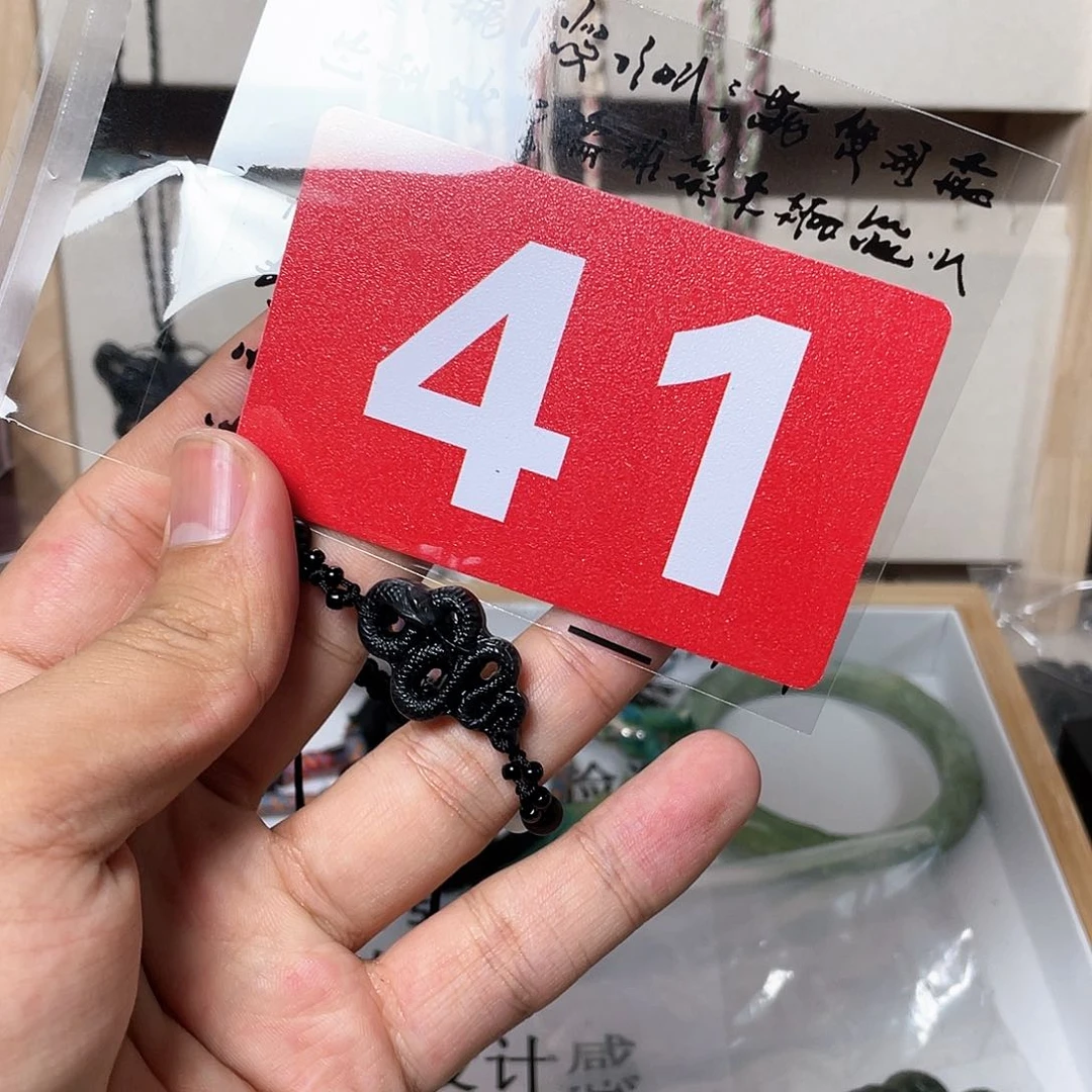 蛇纹石玉颈饰合金