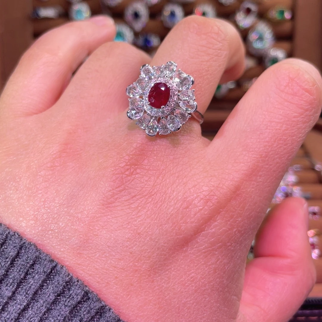 红宝石18K金镶嵌戒指