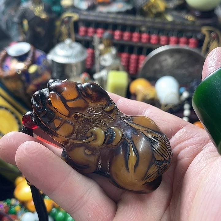 未镶嵌蜜蜡裸石摆件等各种工具的使用