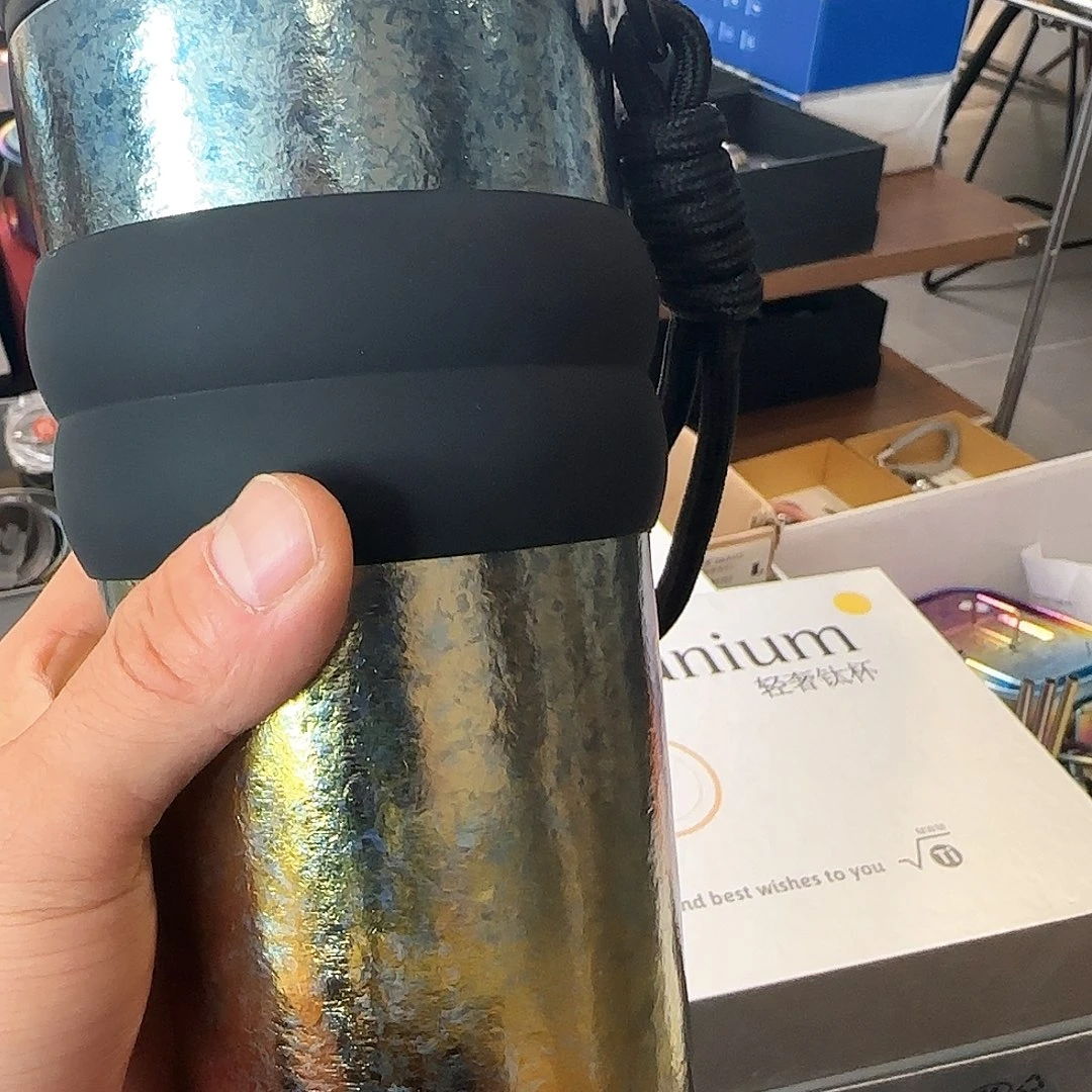 纯钛瑕疵炫彩吸管杯
