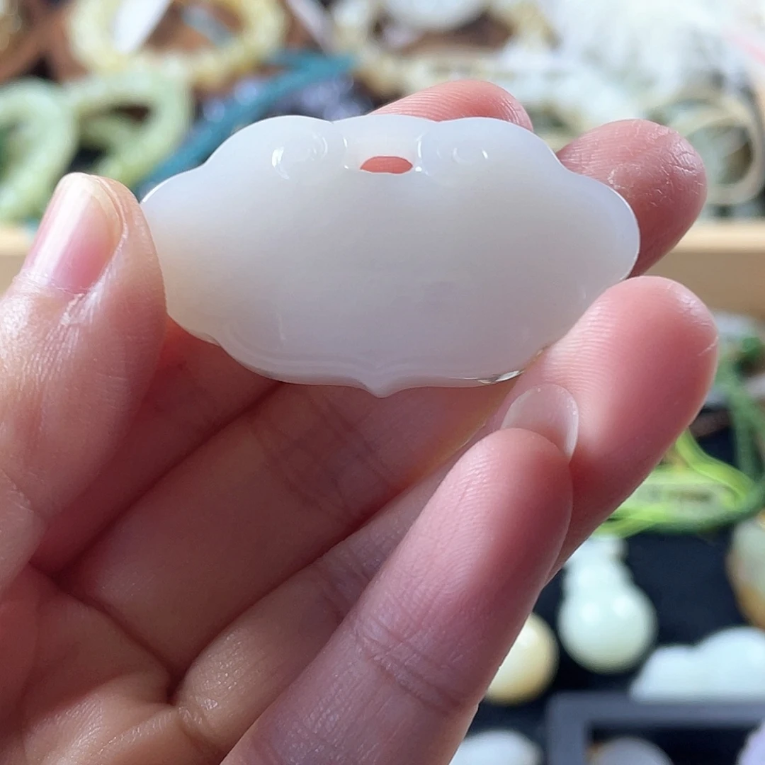 s****和田玉未镶嵌颈饰