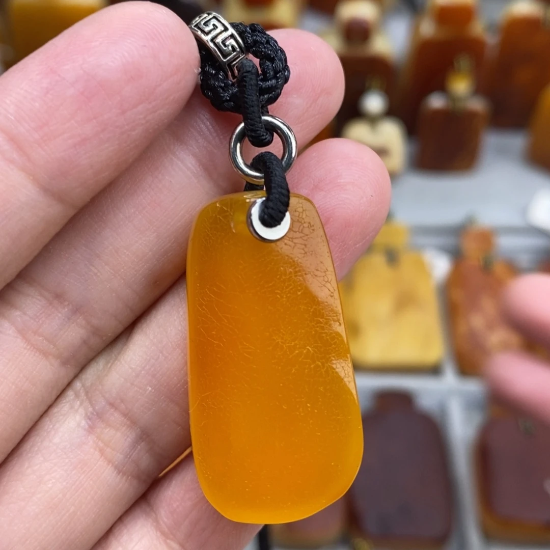 蜜蜡未镶嵌珠宝奇石