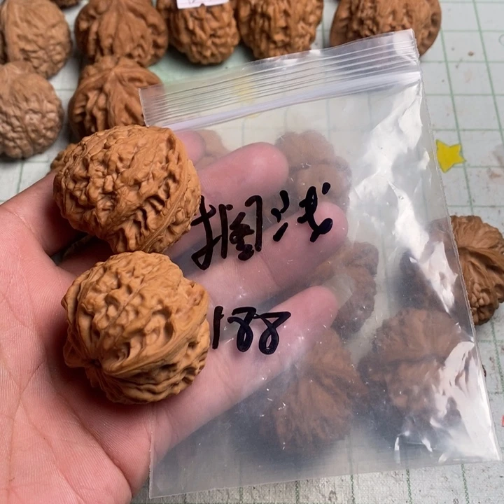 搁***浅把件文玩核桃核桃