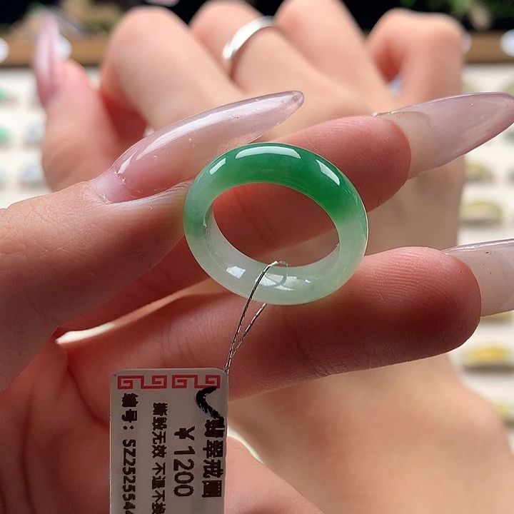翡翠未镶嵌戒指Y376 11圈