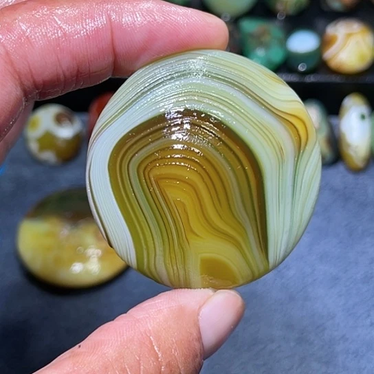 【闪购商品】未镶嵌玛瑙/玉髓珠宝奇石✨*浅