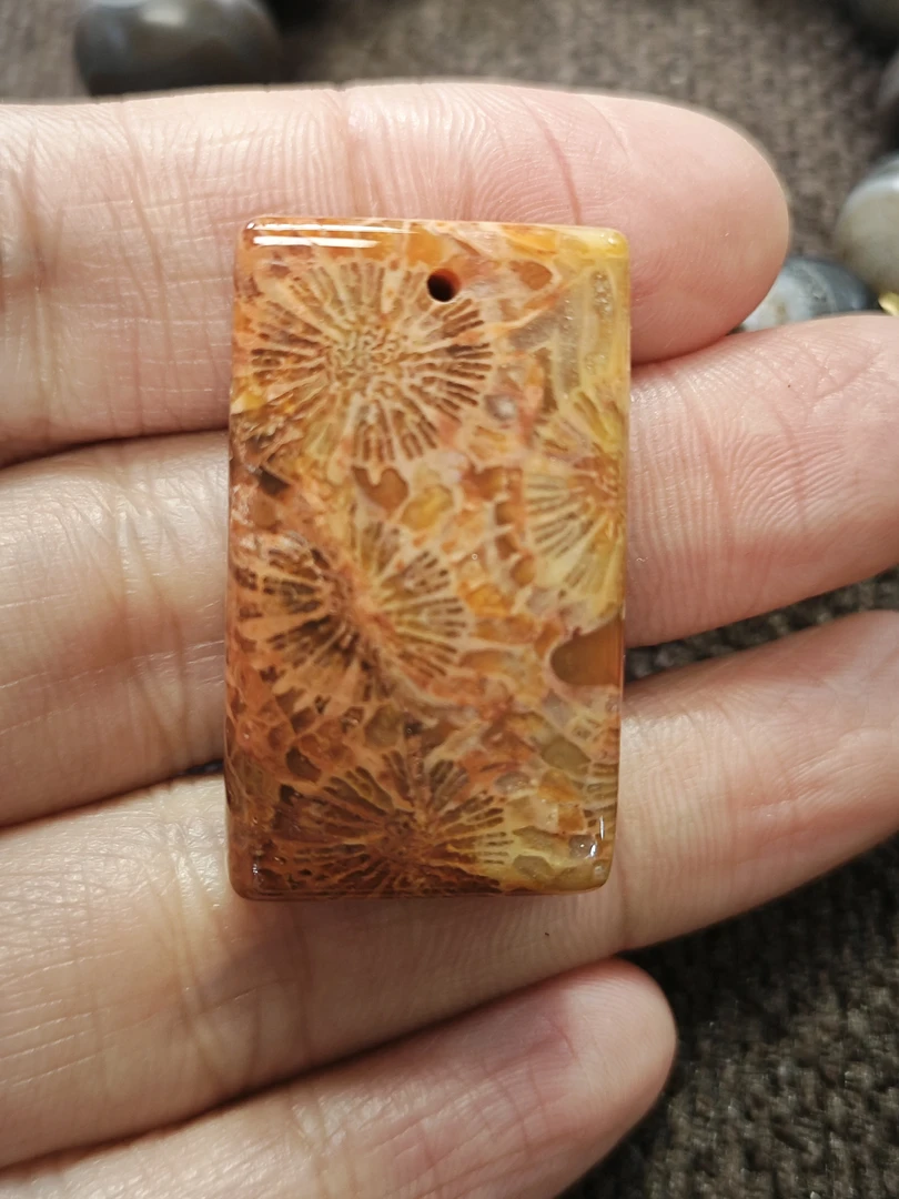 珊瑚玉吊坠复古吊坠