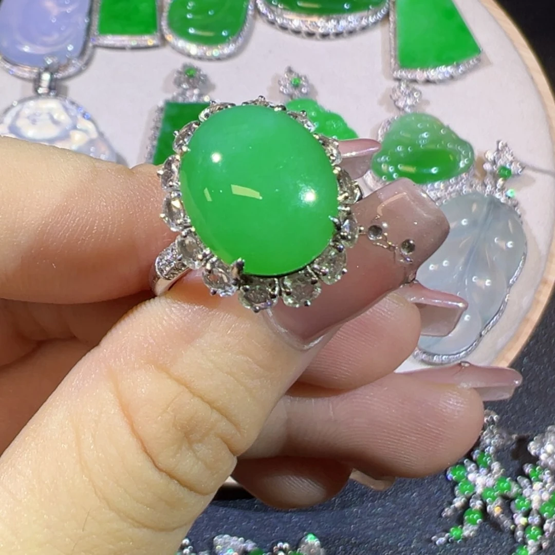 【闪购商品】翡翠18K金镶嵌吊坠(不含链)天然翡翠蛋面戒指