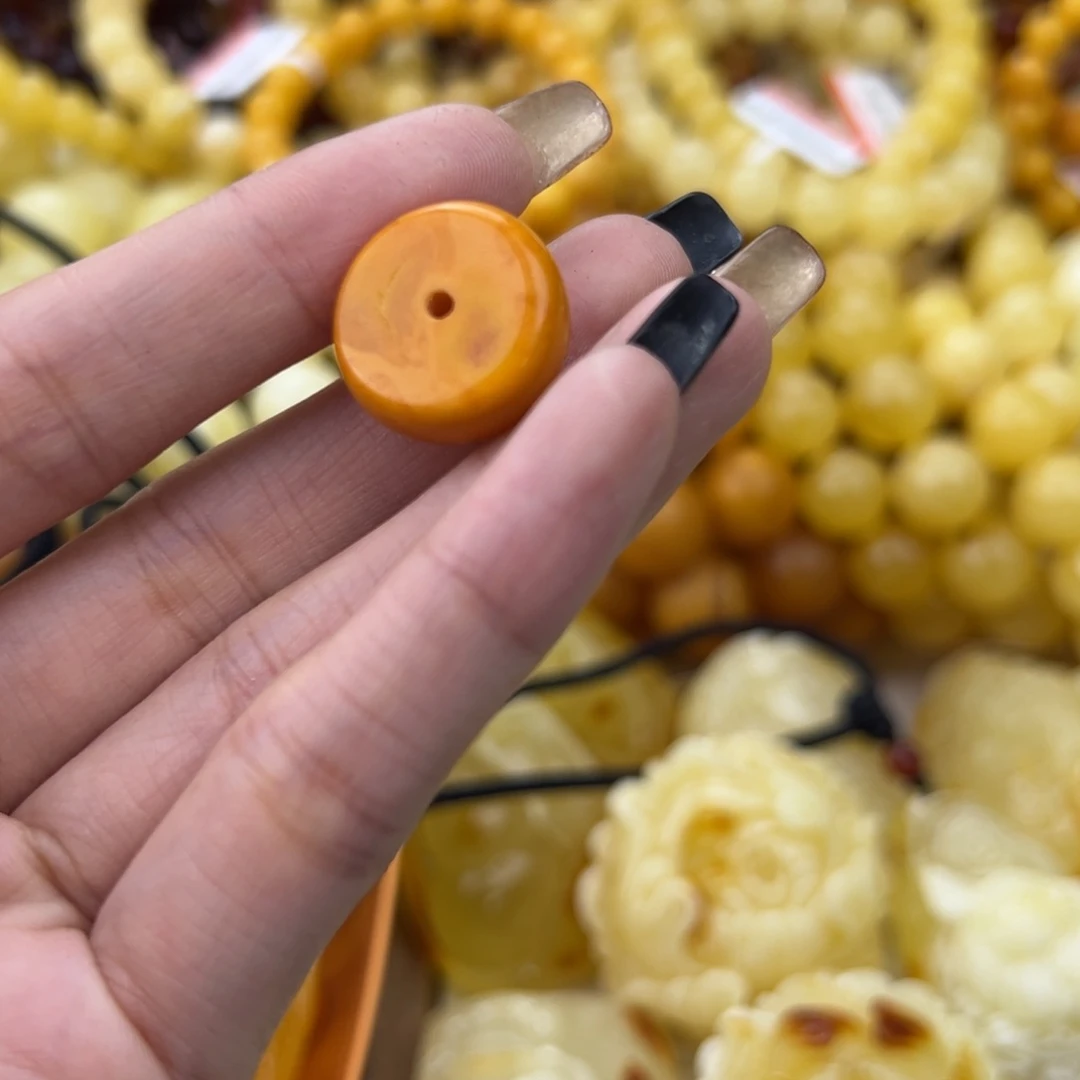 琥珀珠宝奇石未镶嵌