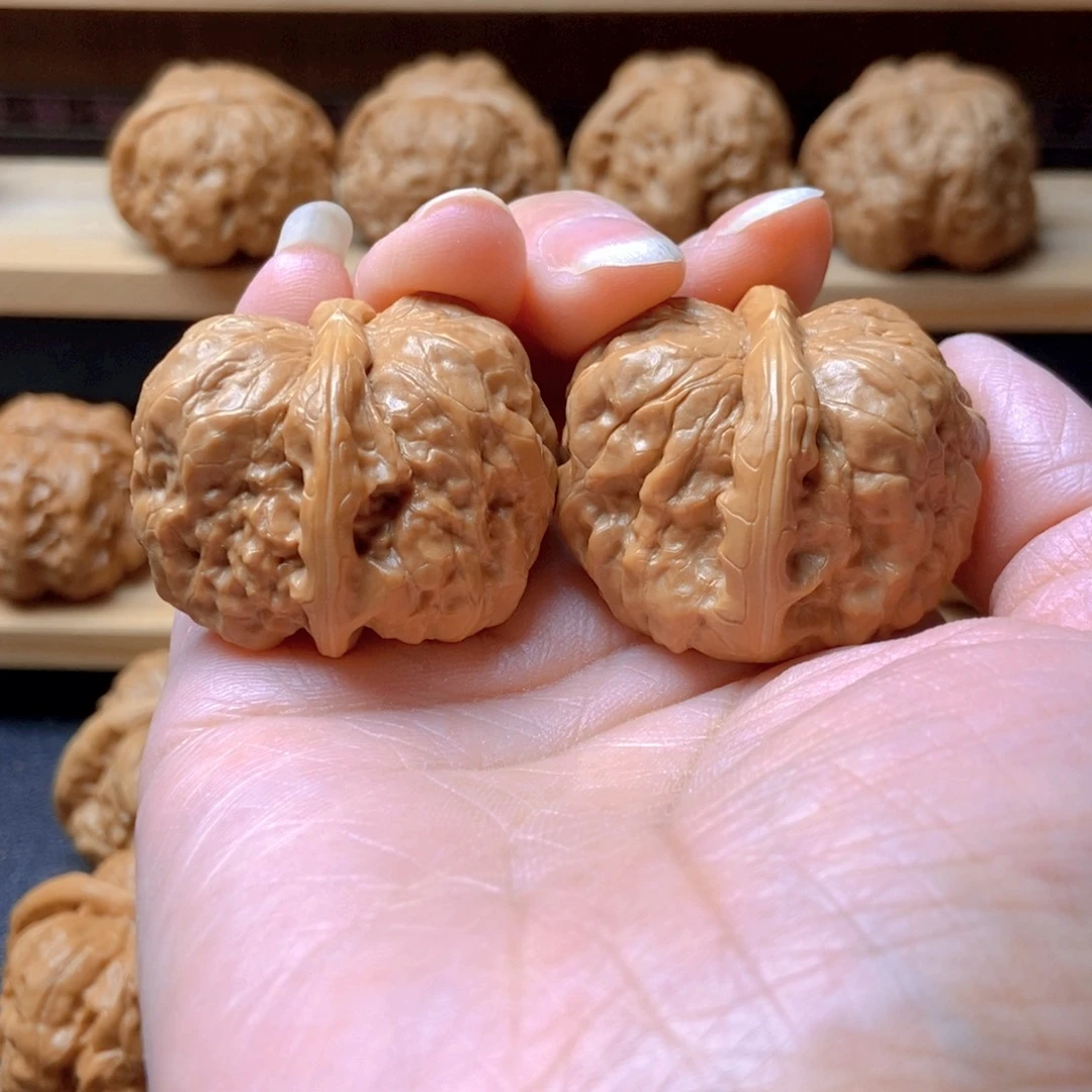 文玩核桃吊坠蛤蟆头