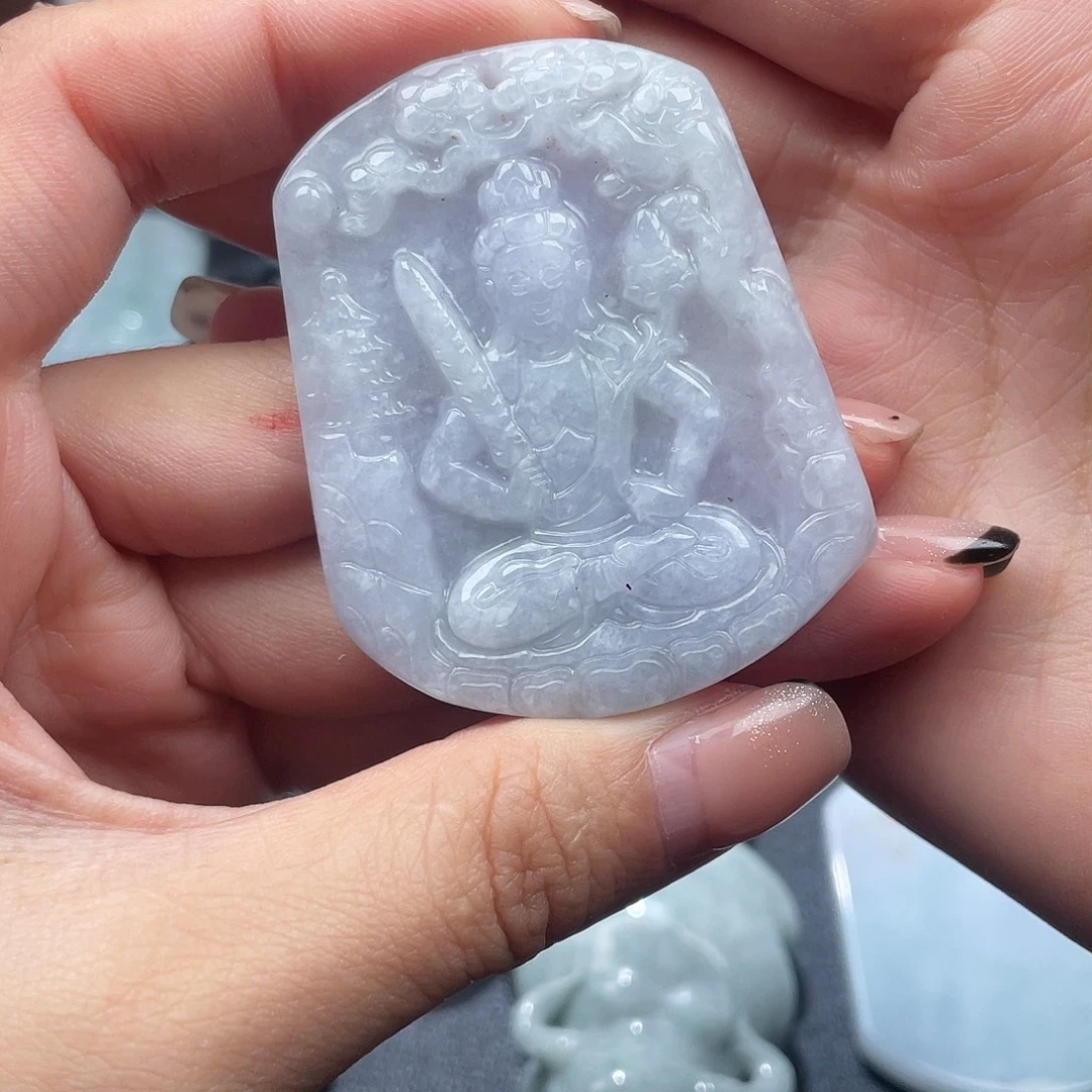 翡翠未镶嵌颈饰虚空