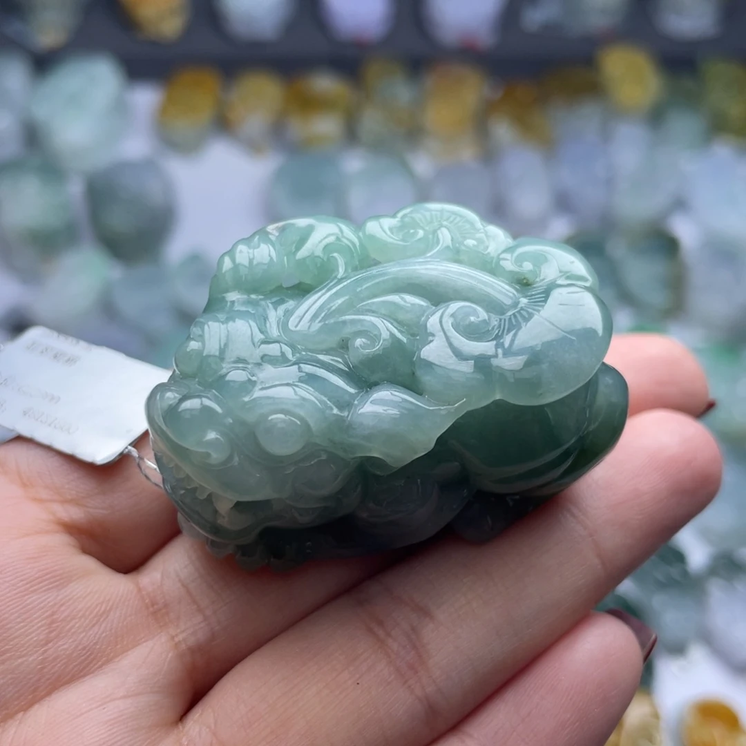 翡翠颈饰未镶嵌貔貅