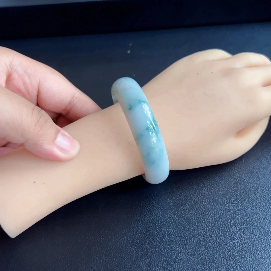 翡翠手镯未镶嵌圈口57/58